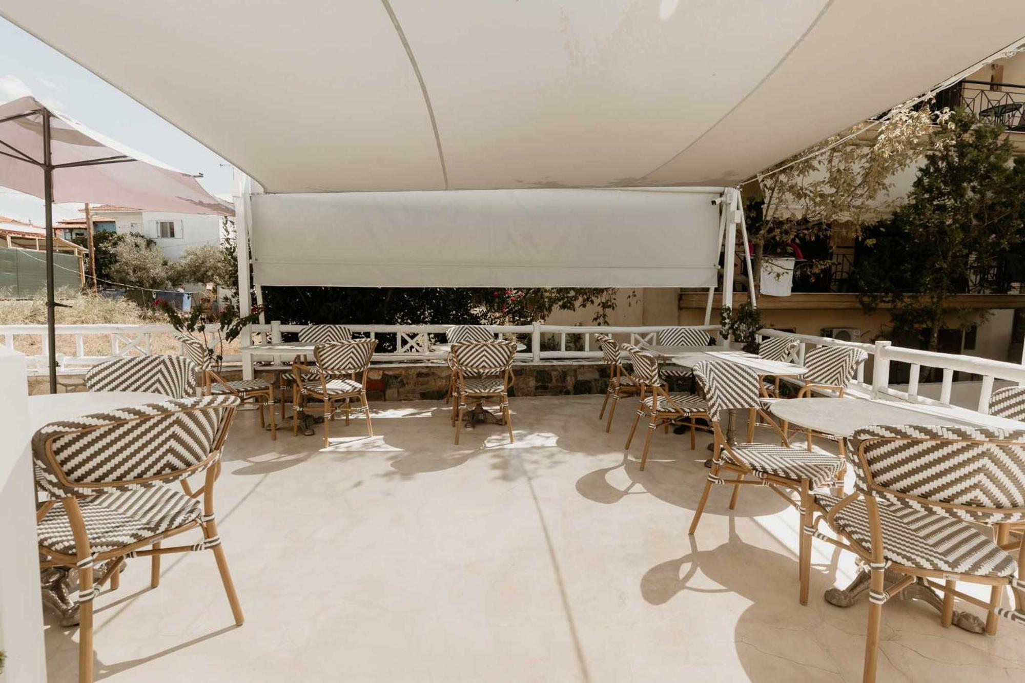 אמוליאני Trinity The Hotel מראה חיצוני תמונה
