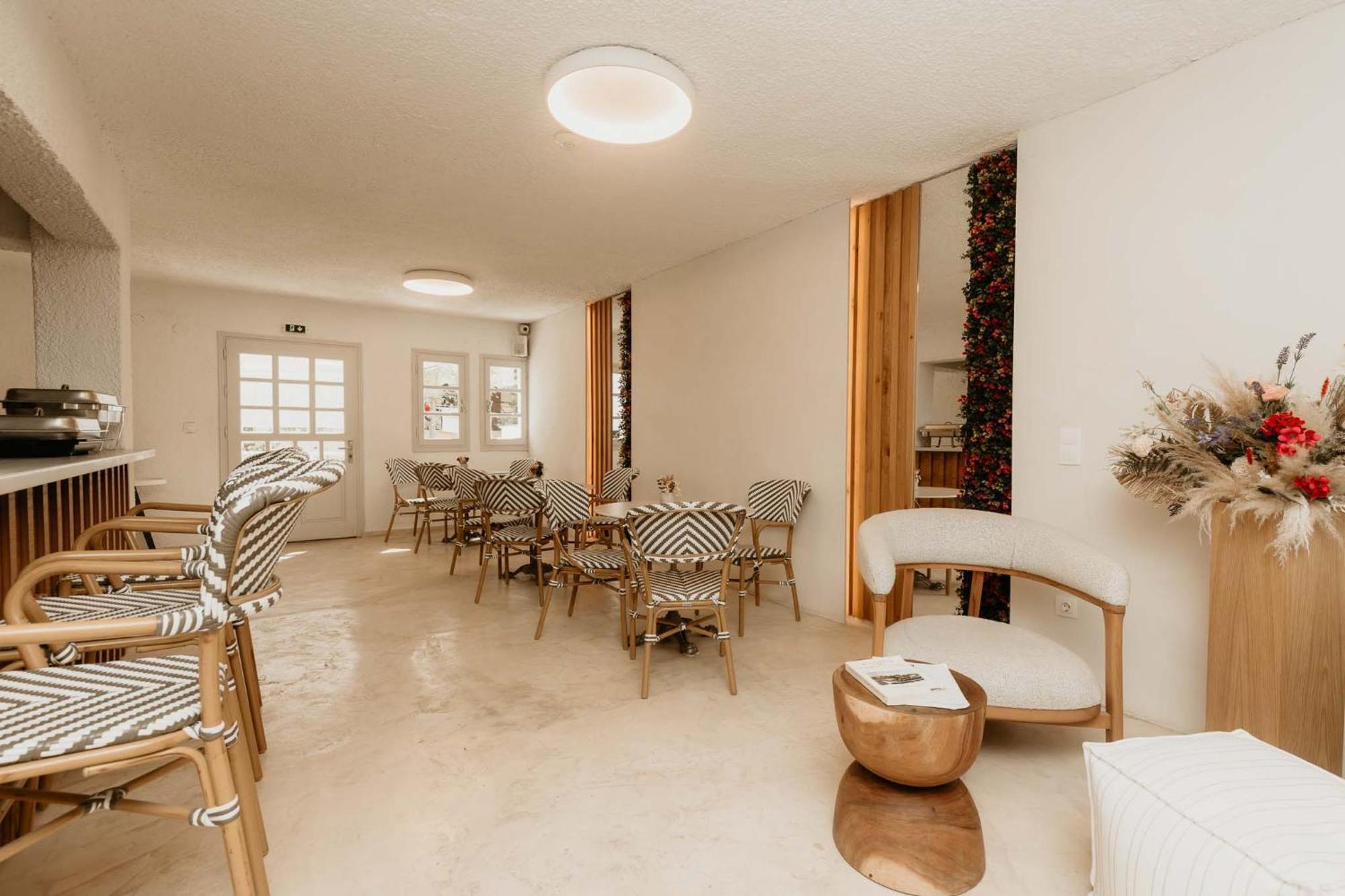 אמוליאני Trinity The Hotel מראה חיצוני תמונה